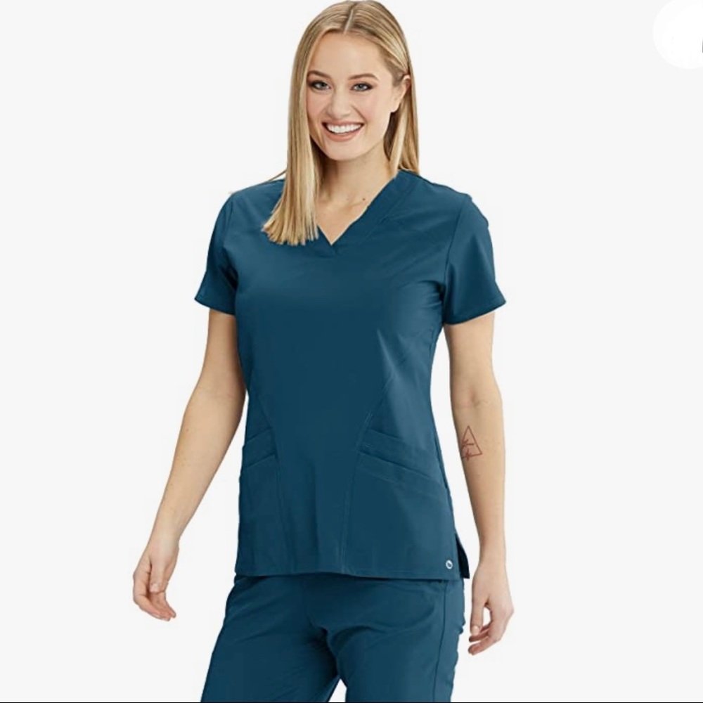 Barco One Scrubs Set in Bahama
